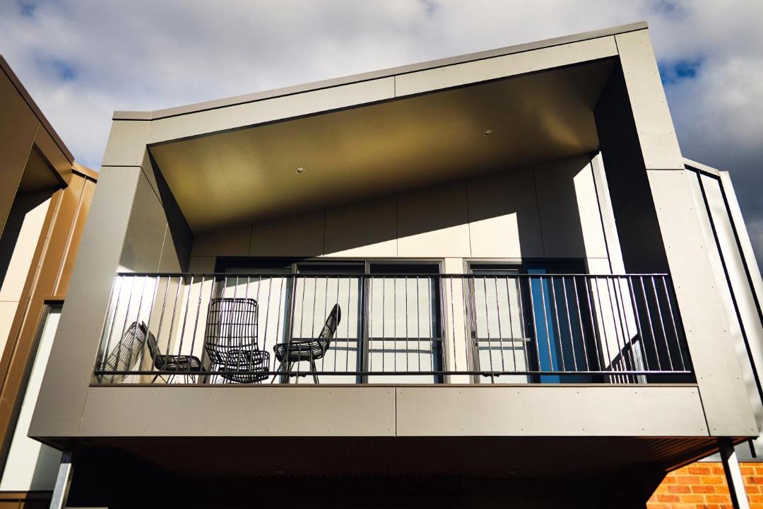 Bright Apartment | Reed Townhouse - Art House Townhouses
