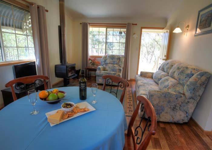 Ballandean Villa | Accommodation Creek Cottages & Sundown View Suites