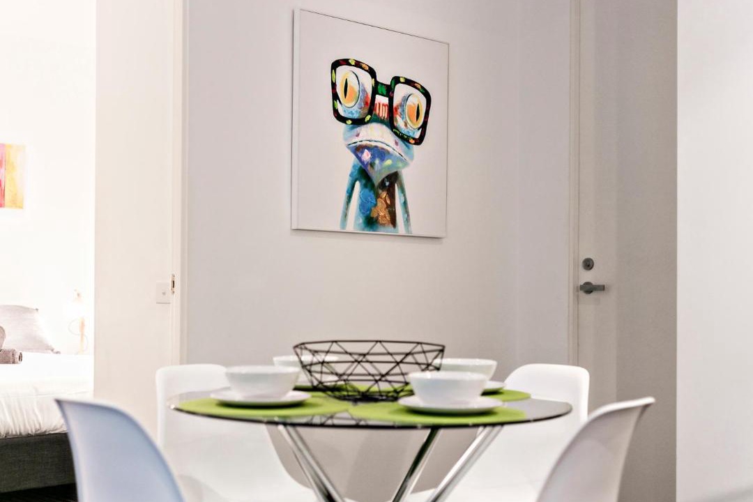 St Kilda Apartment | Complete Host Halo Apartments
