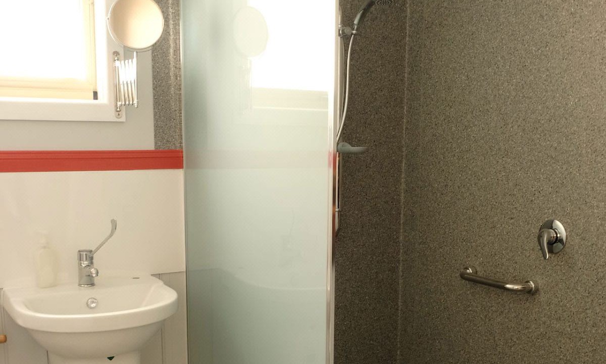 Photo of Bathroom in Strahan