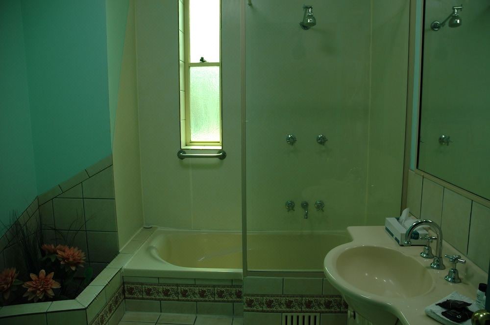 Photo of Bathroom in West Tamworth