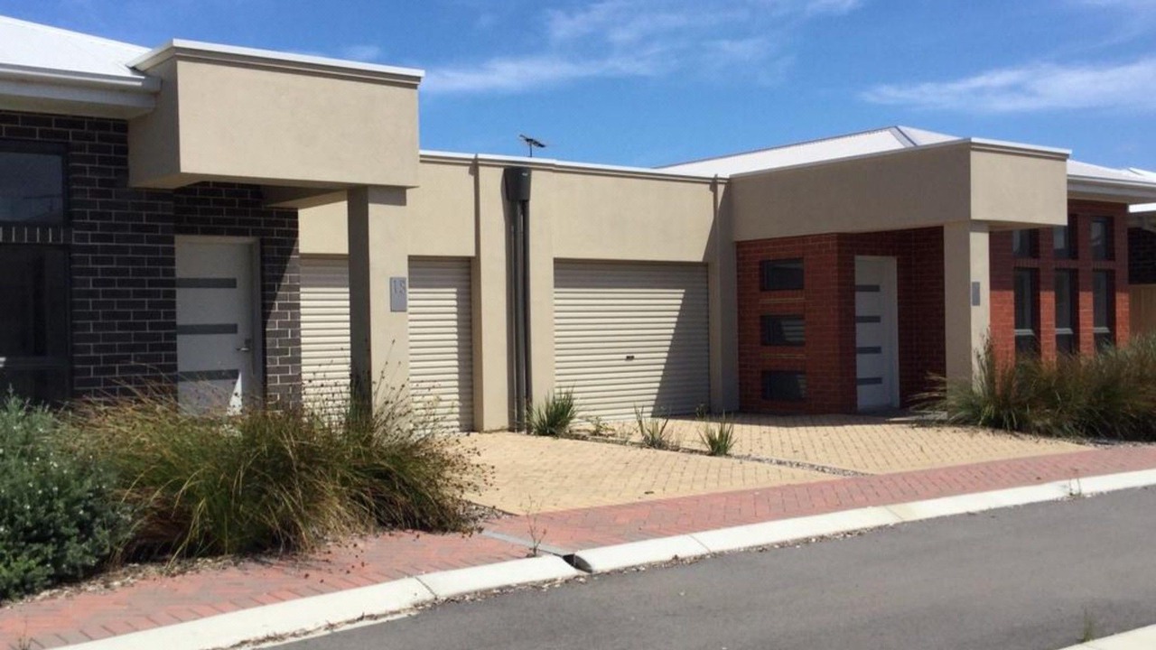 Photo of Buildings in Kingscote