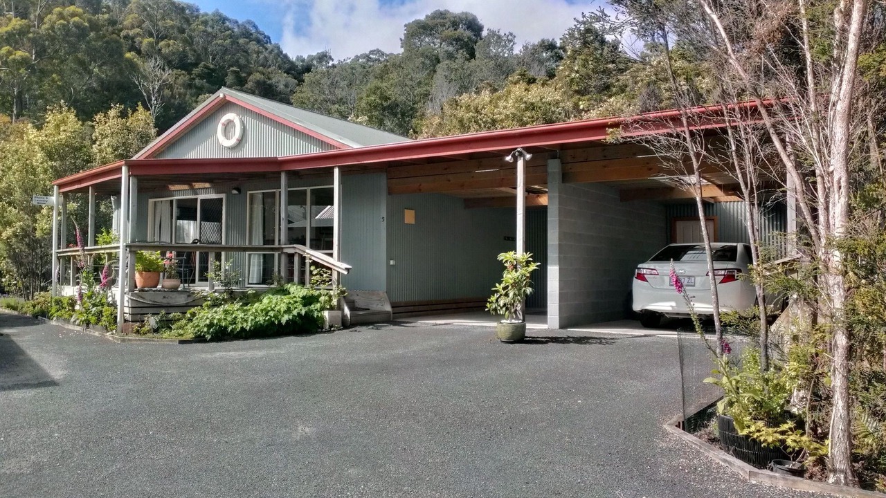Photo of Buildings in Strahan
