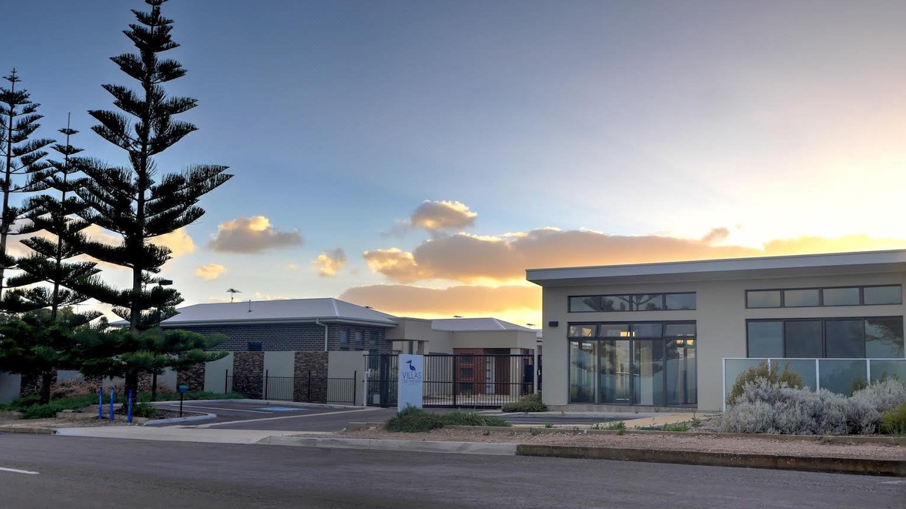 Photo of Buildings in Kingscote