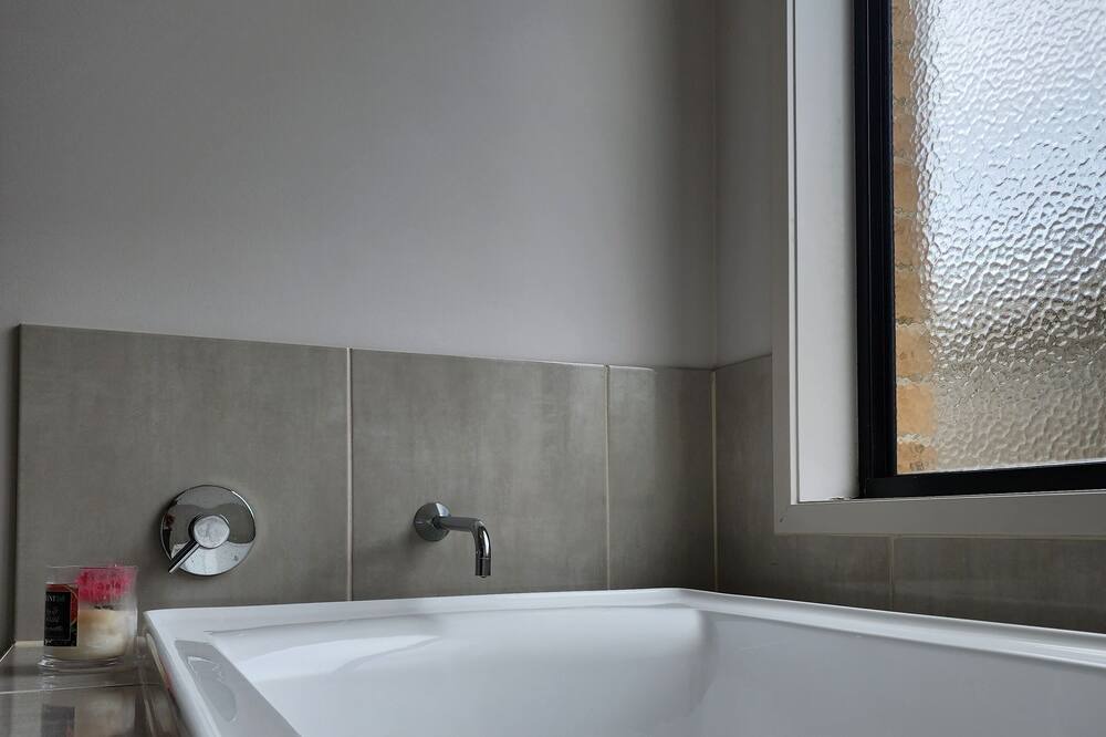 Photo of Bathroom in Armstrong Creek