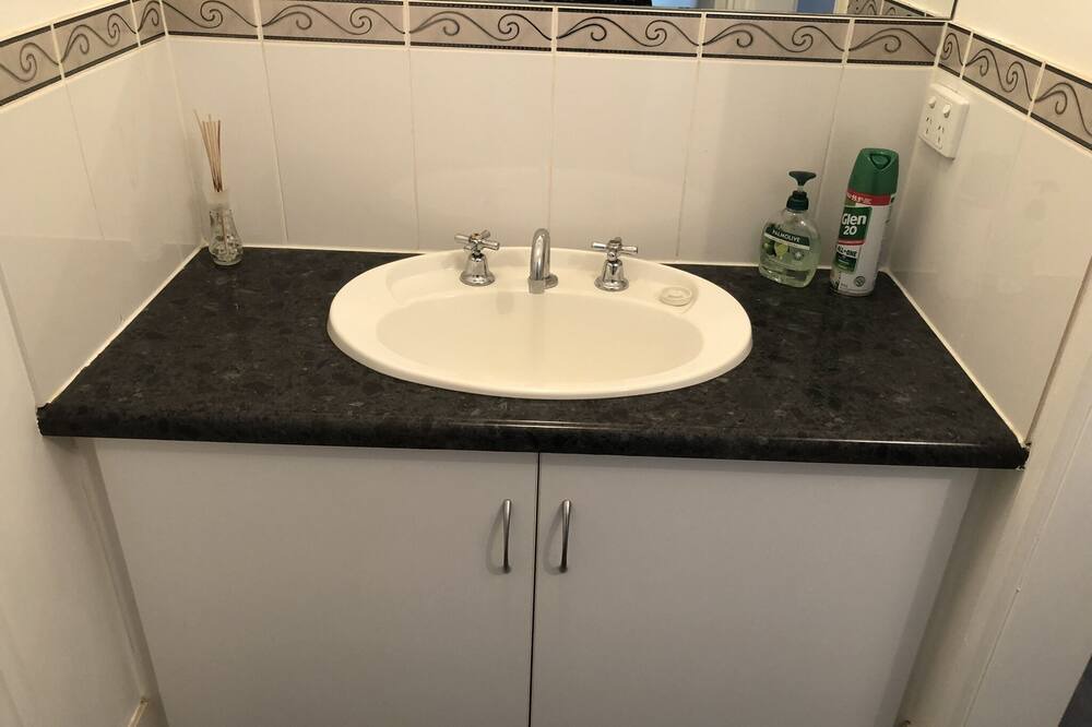 Photo of Bathroom in Wallaroo