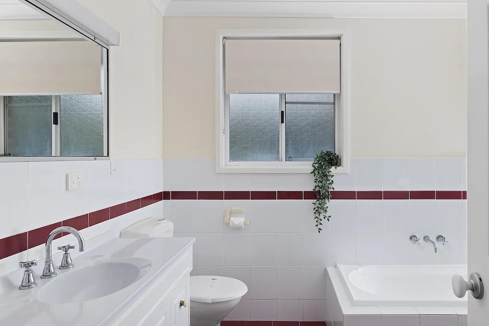 Photo of Bathroom in Fingal Bay