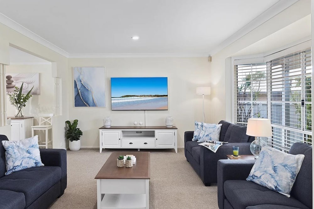 Photo of Livingroom in Fingal Bay