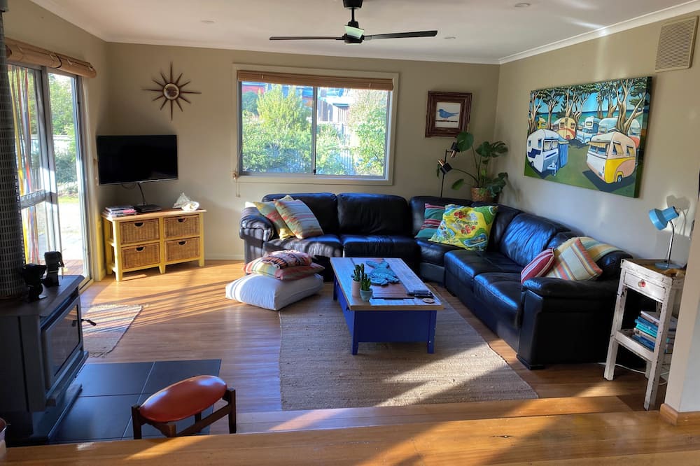 Photo of Livingroom in Adventure Bay