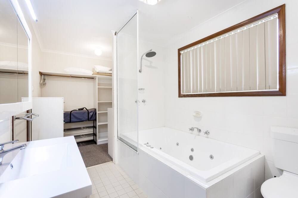 Photo of Bathroom in Ledge Point