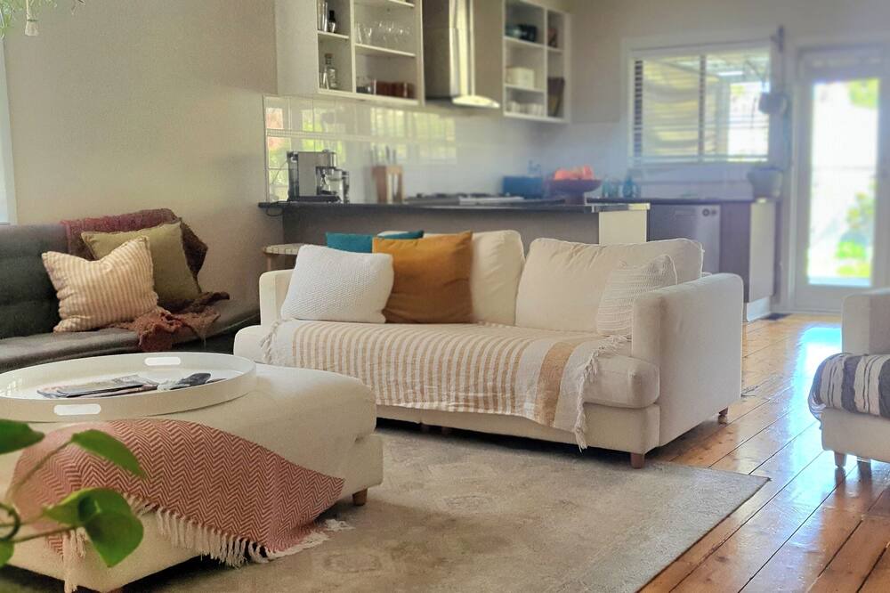 Photo of Livingroom in Golden Point