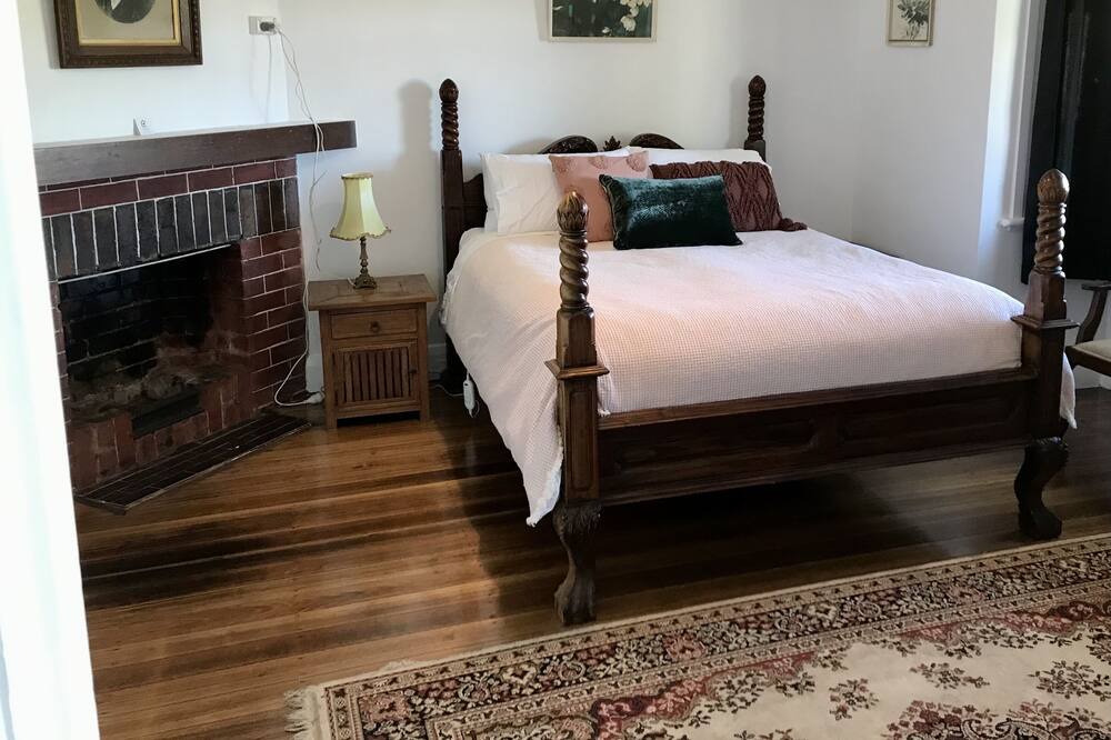 Photo of Bedroom in Casterton