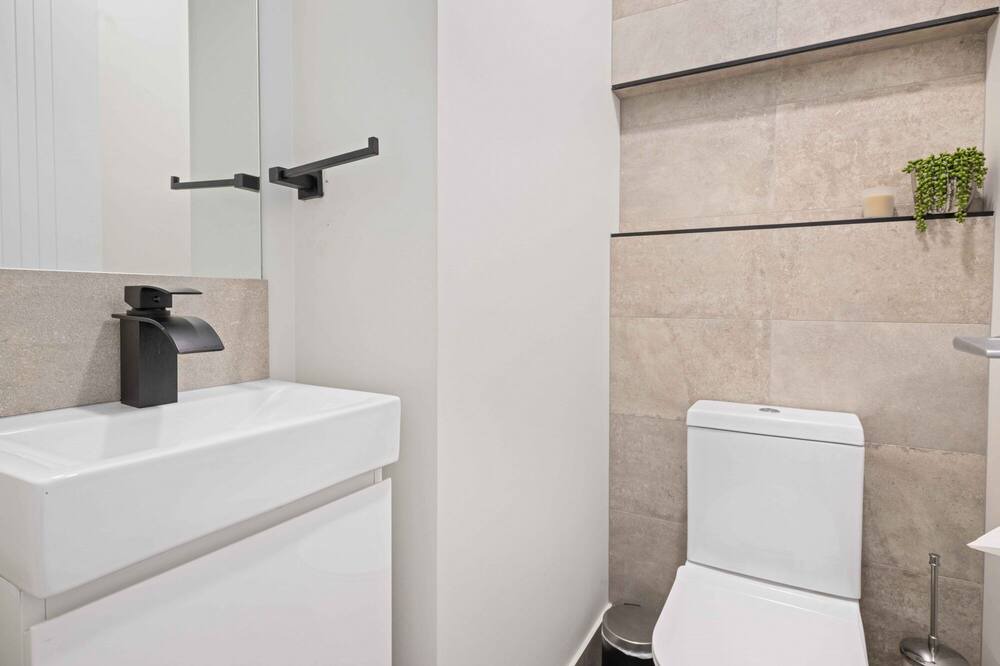 Photo of Bathroom in Orange