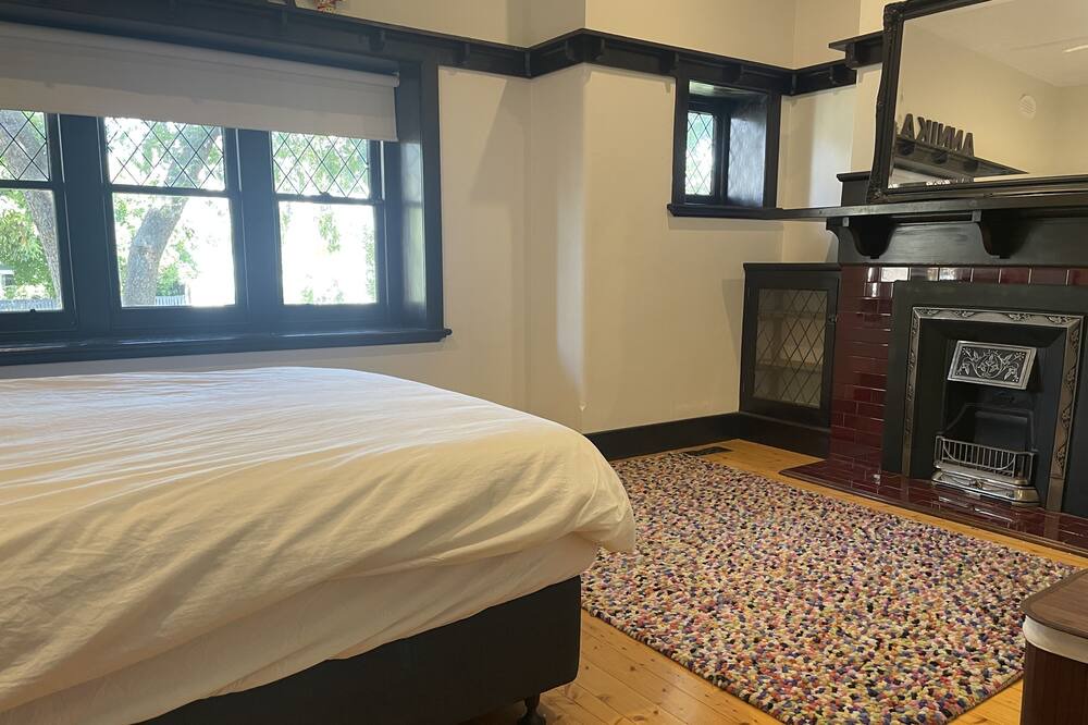 Photo of Bedroom in Kew East