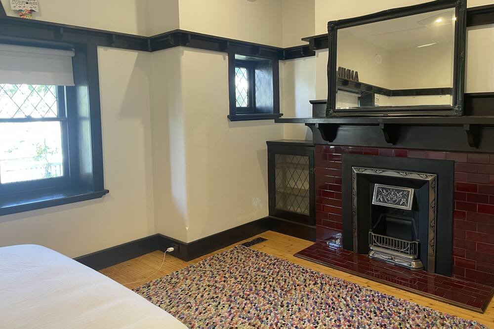 Photo of Bedroom in Kew East