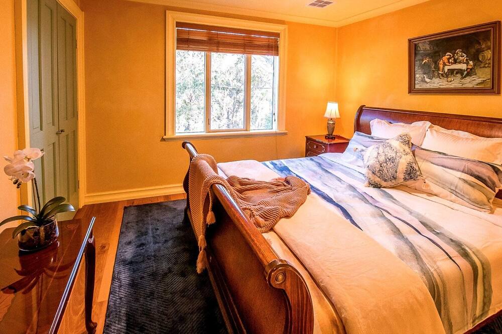 Photo of Bedroom in Mount Macedon
