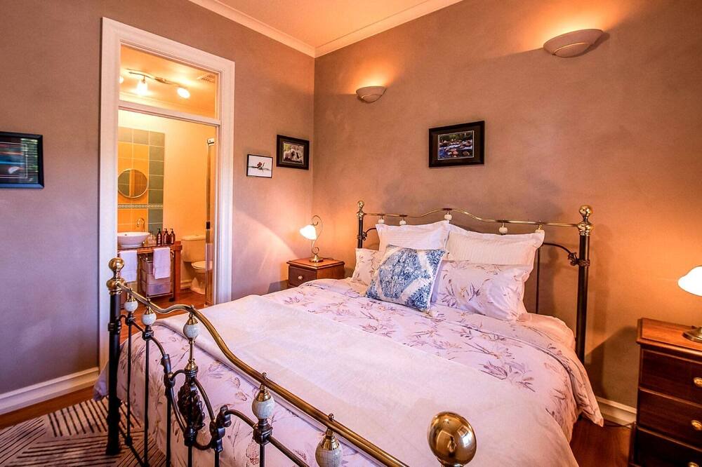 Photo of Bedroom in Mount Macedon