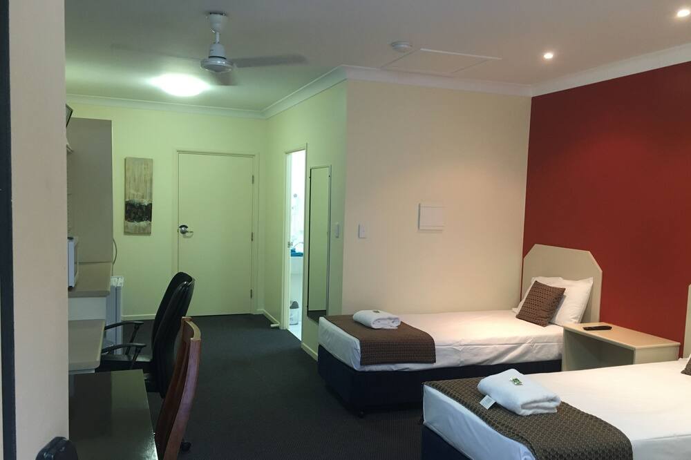 Photo of Others in Bowen