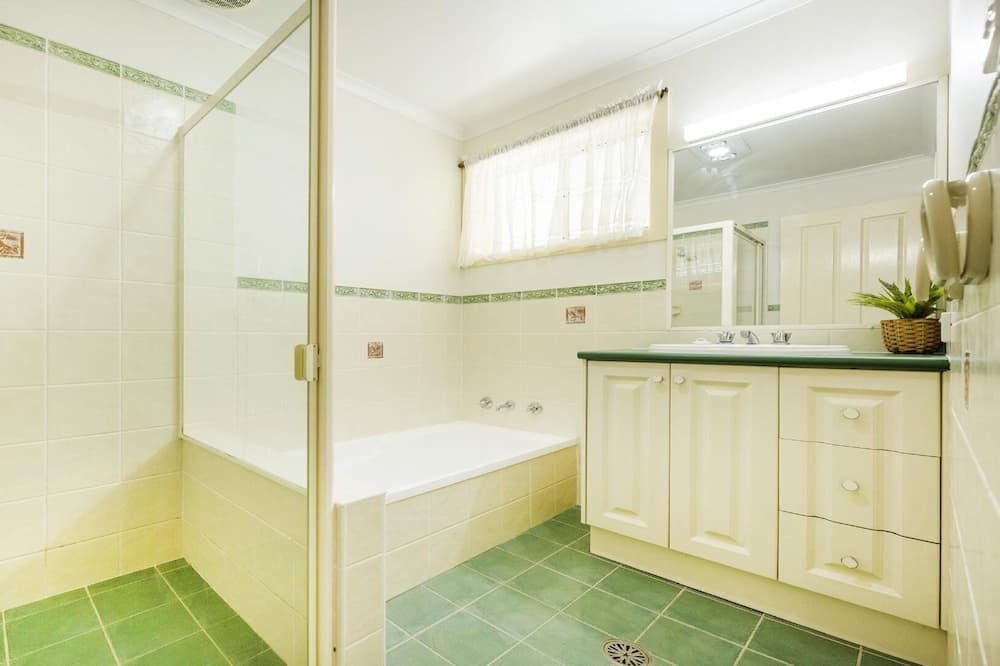 Photo of Bathroom in Yamba