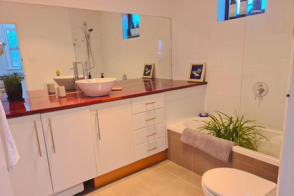 Photo of Bathroom in Clifton Beach