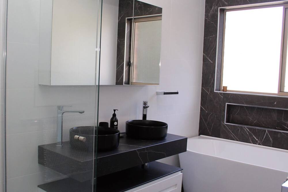 Photo of Bathroom in Boomerang Beach
