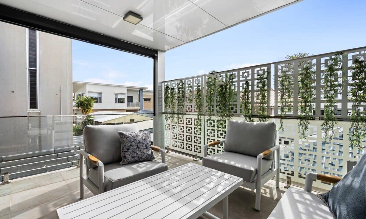 Photo of Outdoor in Redhead
