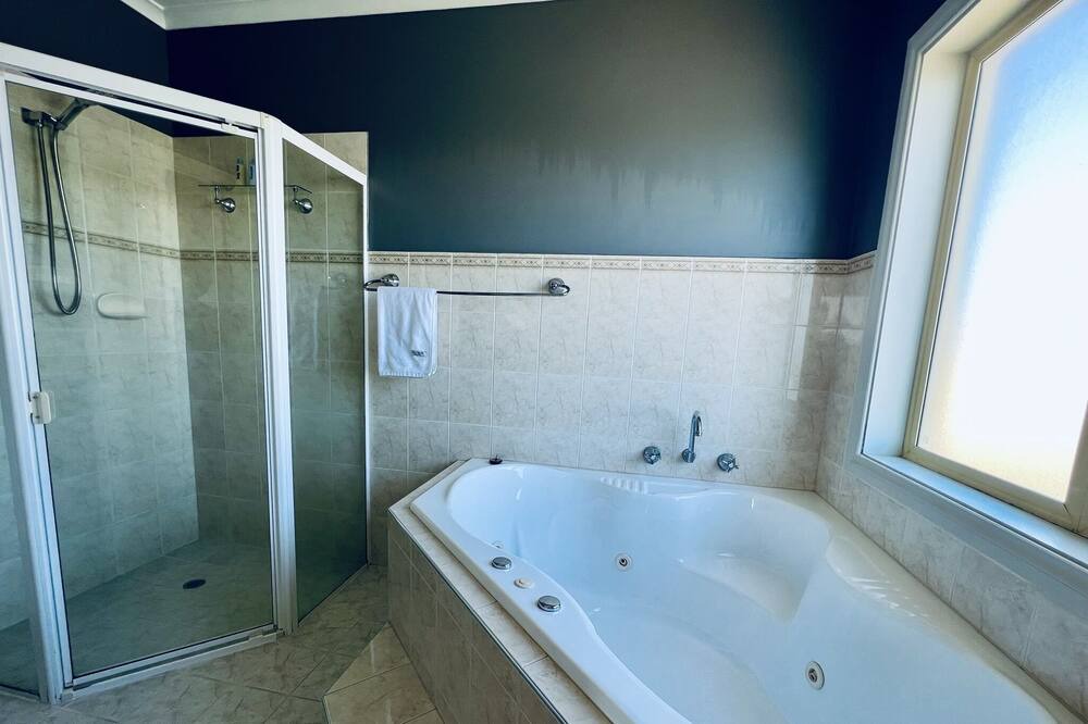 Photo of Bathroom in Wallaroo