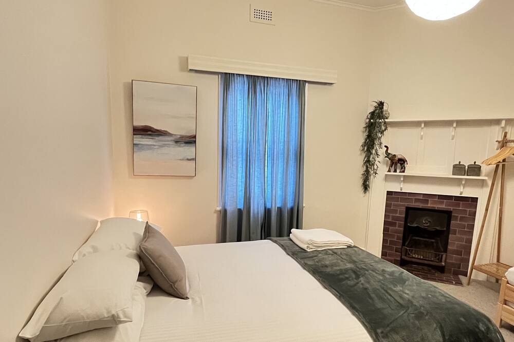 Photo of Bedroom in Golden Point