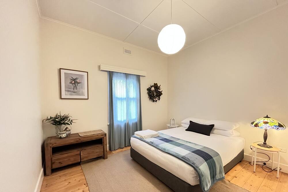 Photo of Bedroom in Golden Point