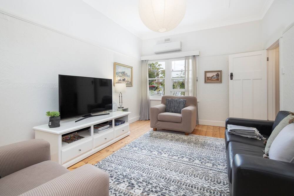 Photo of Livingroom in Golden Point
