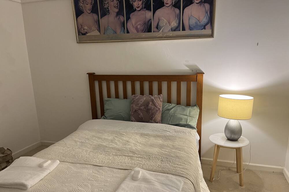 Photo of Bedroom in Golden Point