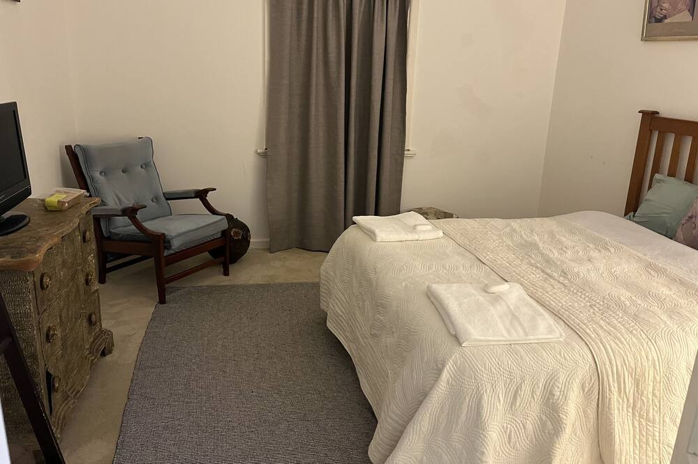 Photo of Bedroom in Golden Point
