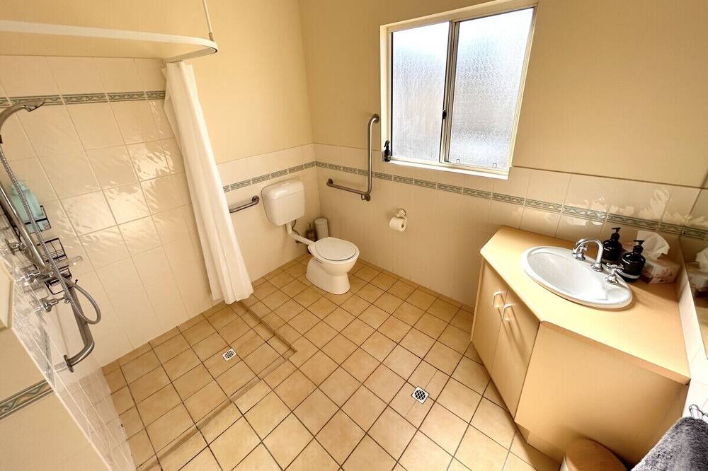 Photo of Bathroom in Wallaroo