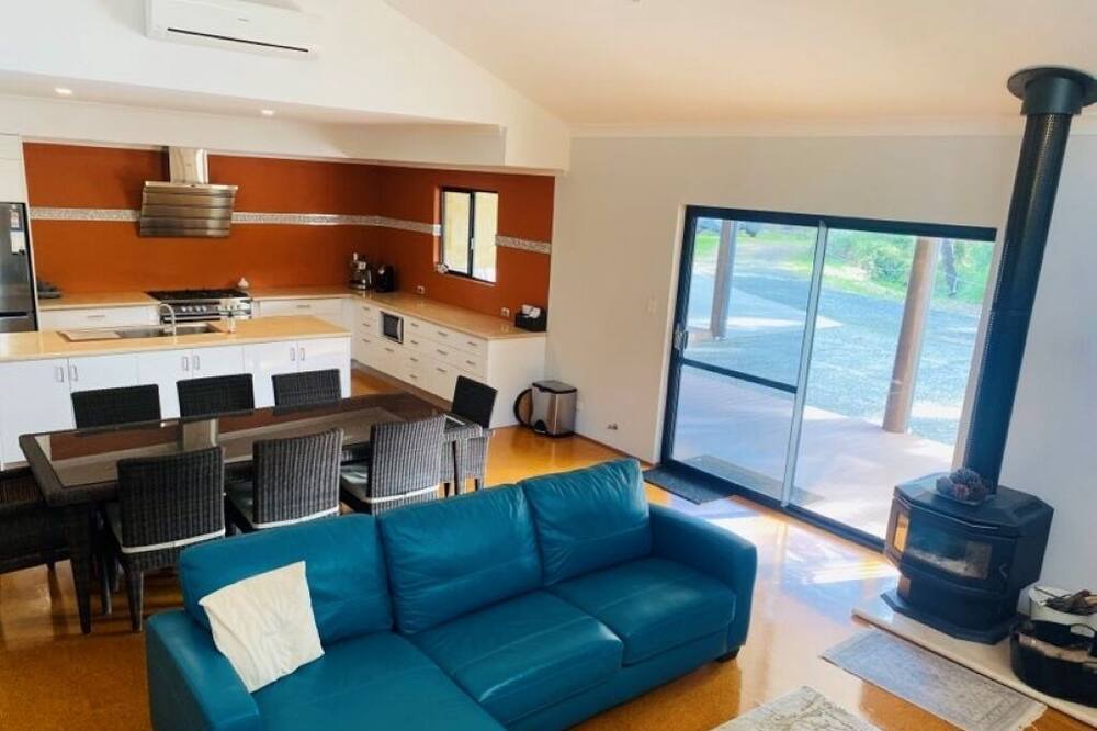 Photo of Livingroom in Golden Bay