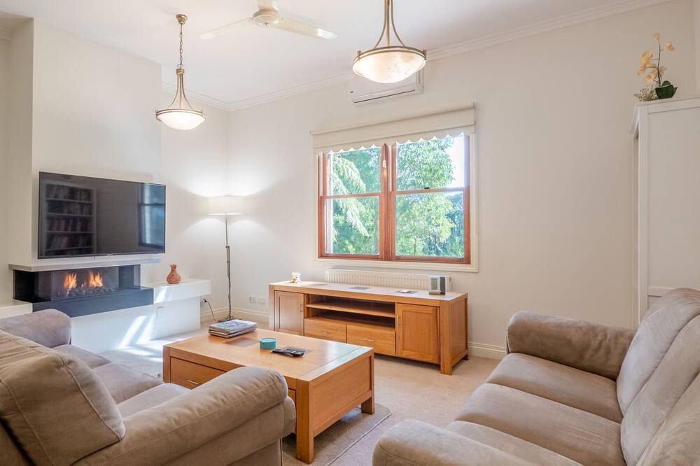 Photo of Livingroom in Pheasant Creek