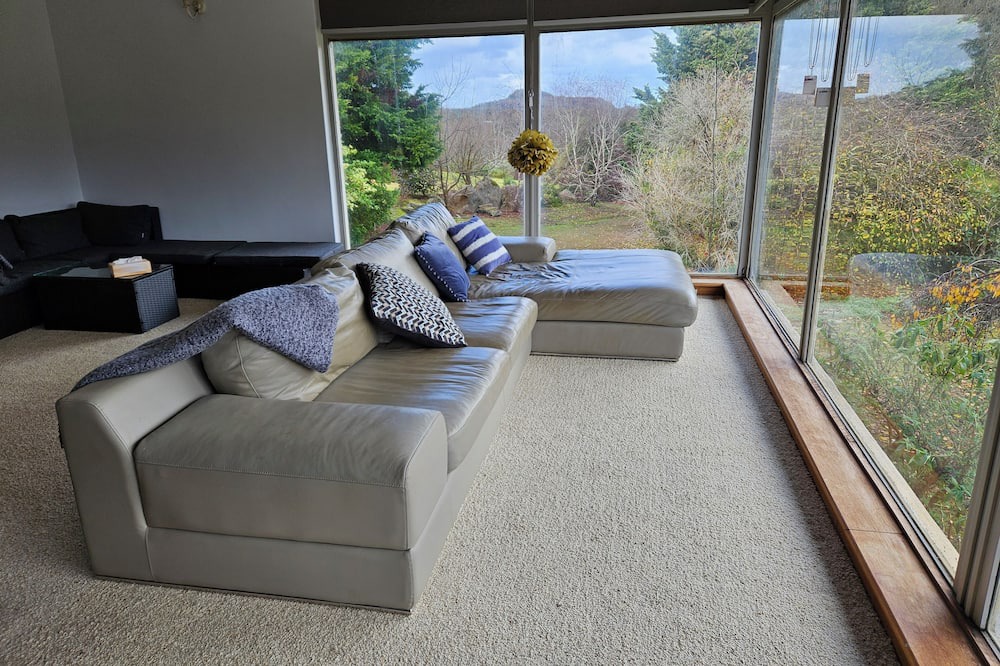 Photo of Livingroom in Bow Bridge