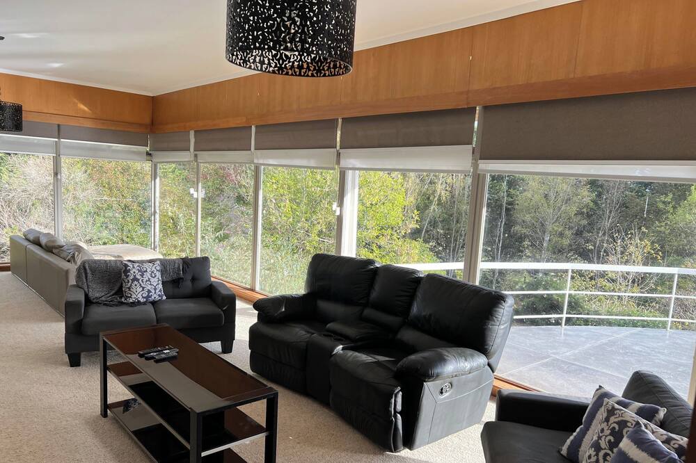 Photo of Livingroom in Bow Bridge