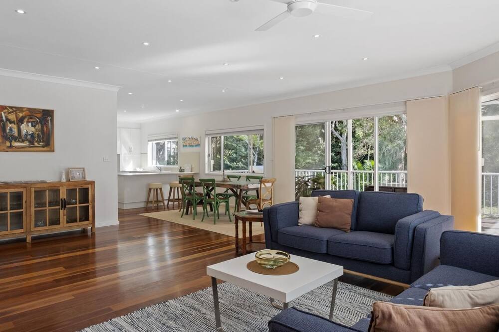 Photo of Livingroom in Macmasters Beach