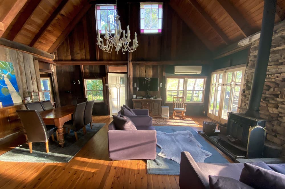Photo of Livingroom in Singletons Mill