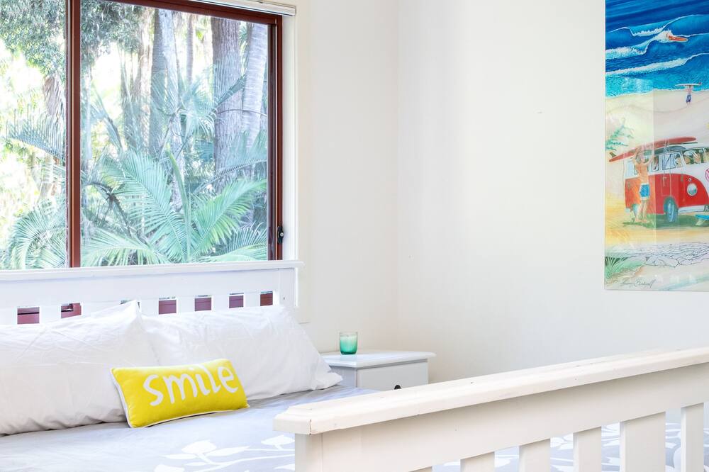 Photo of Bedroom in Elizabeth Beach