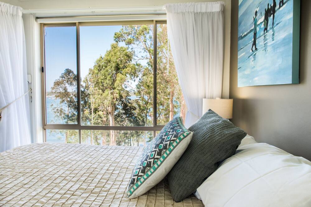 Photo of Bedroom in Corlette