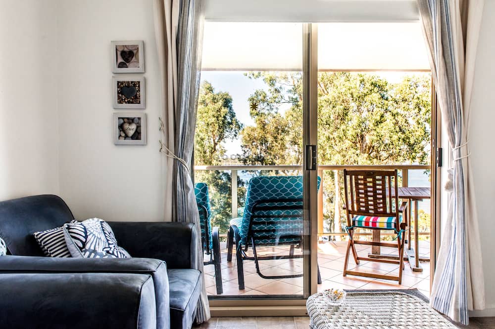Photo of Livingroom in Corlette