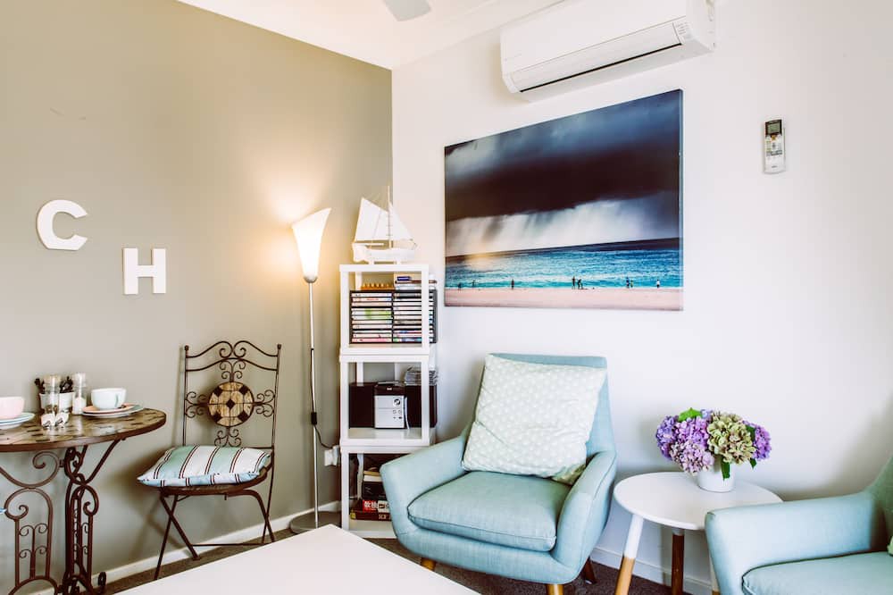 Photo of Livingroom in Corlette