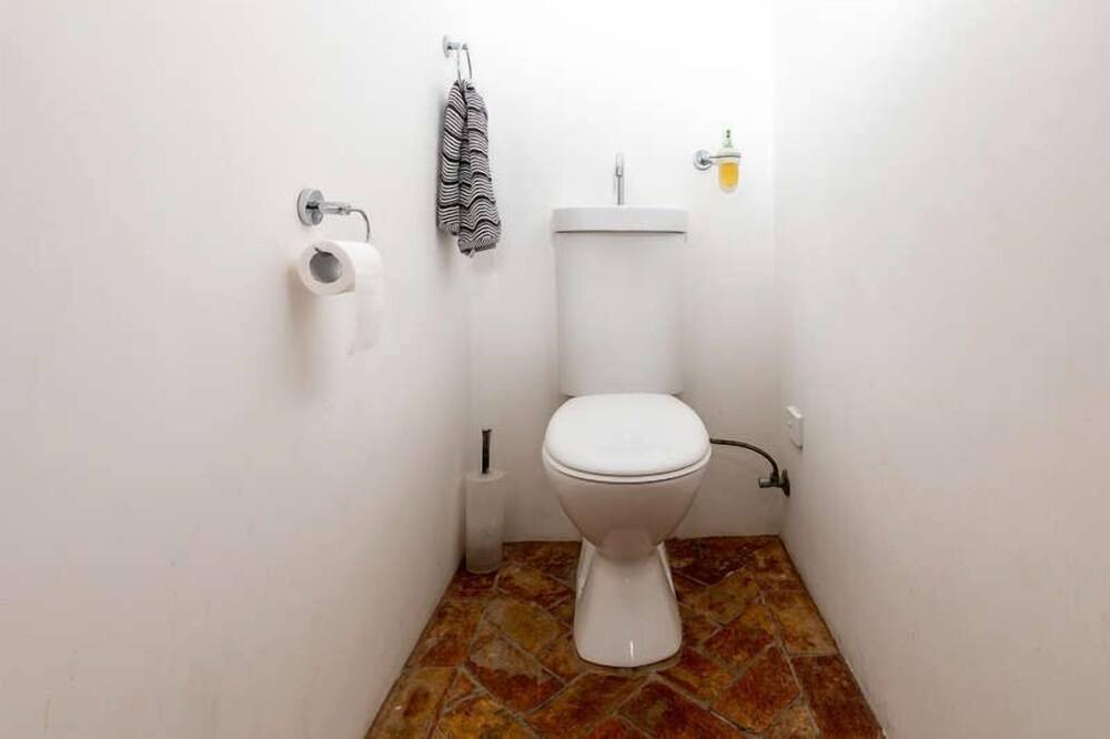 Photo of Bathroom in Lake Wangary