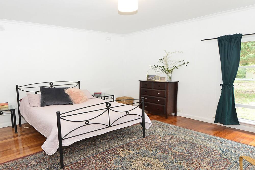 Photo of Bedroom in Skenes Creek