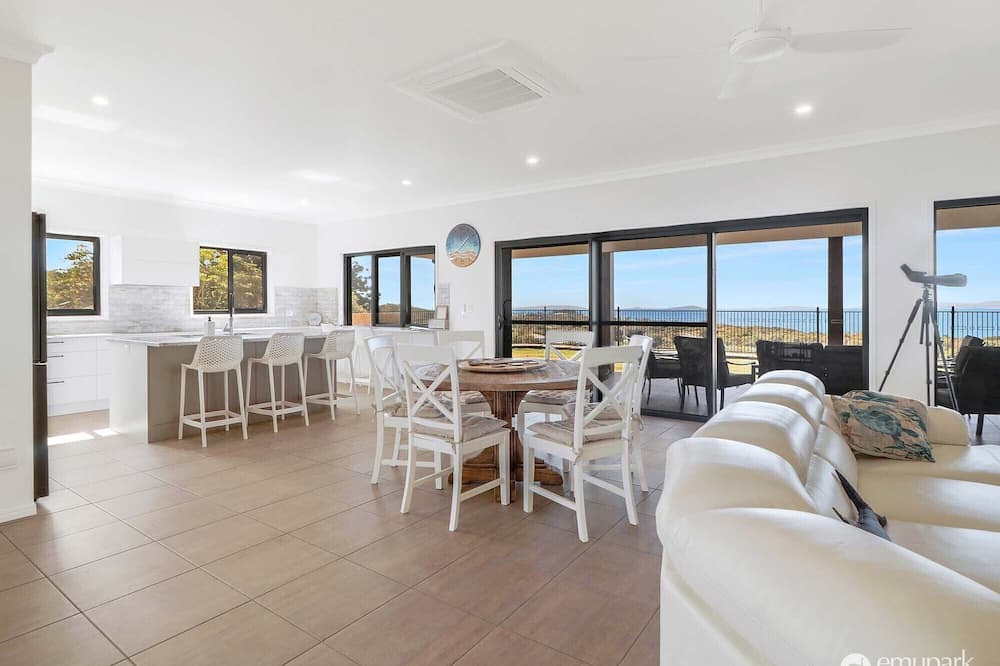 Photo of Livingroom in Emu Park