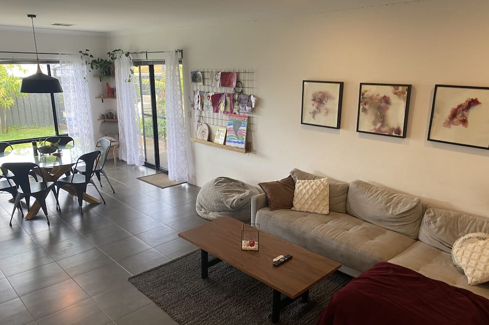 Photo of Livingroom in Banksia Grove