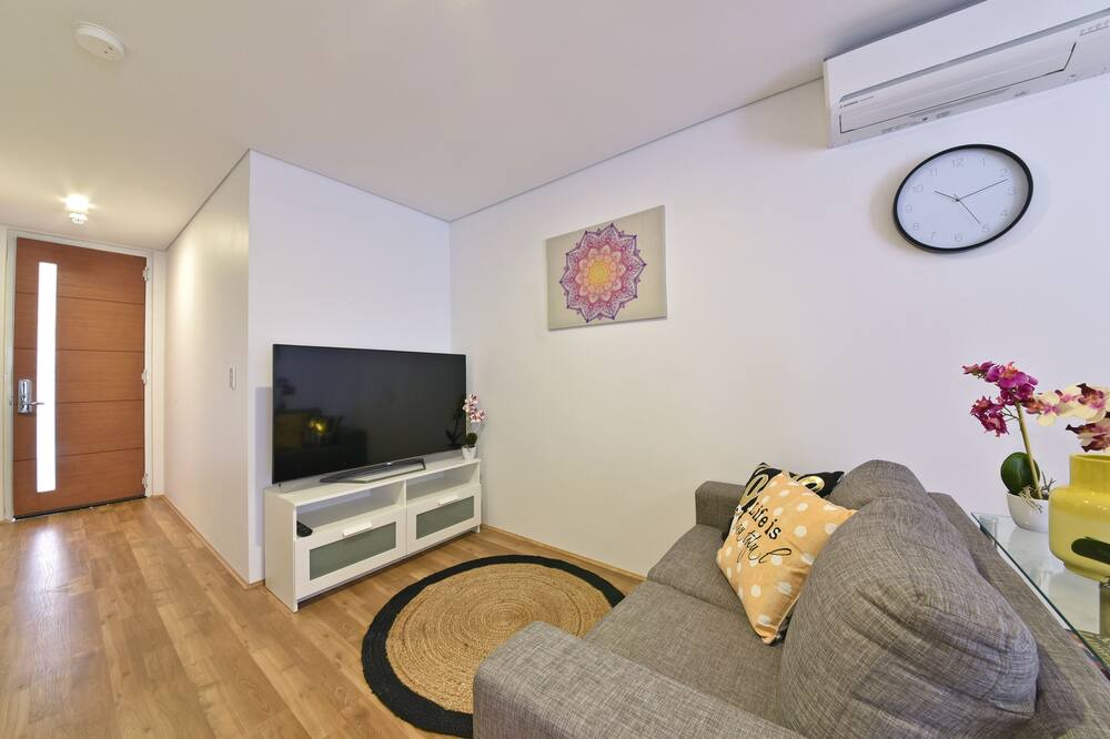 Photo of Livingroom in Belmont