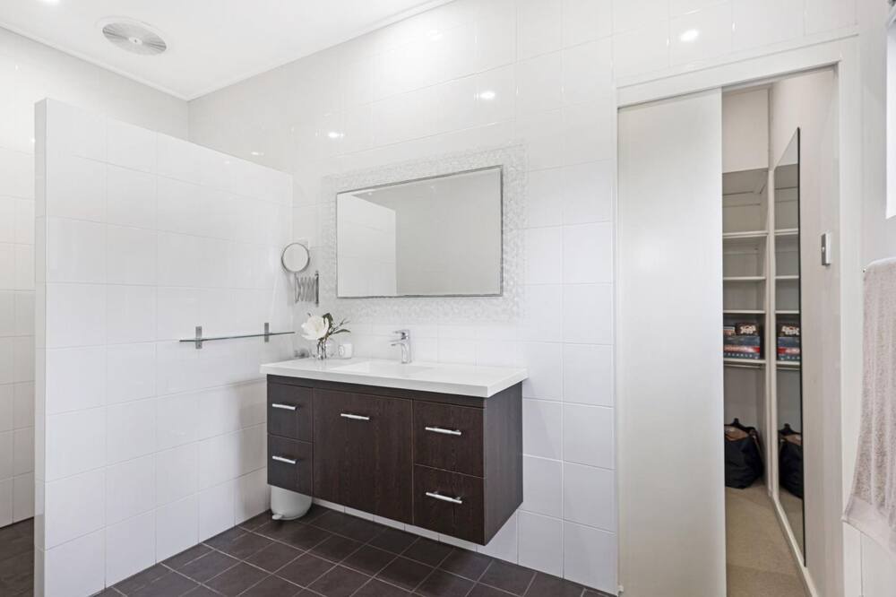 Photo of Bathroom in Bateau Bay
