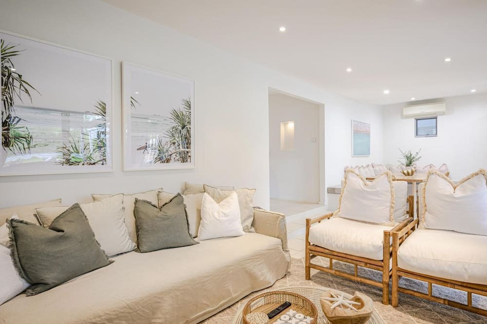 Photo of Livingroom in Bateau Bay